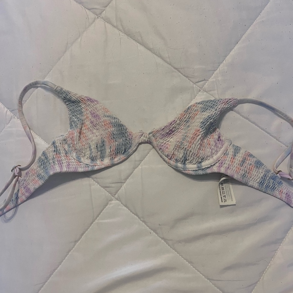 Hollister tie dye scalloped bikini top size xs
